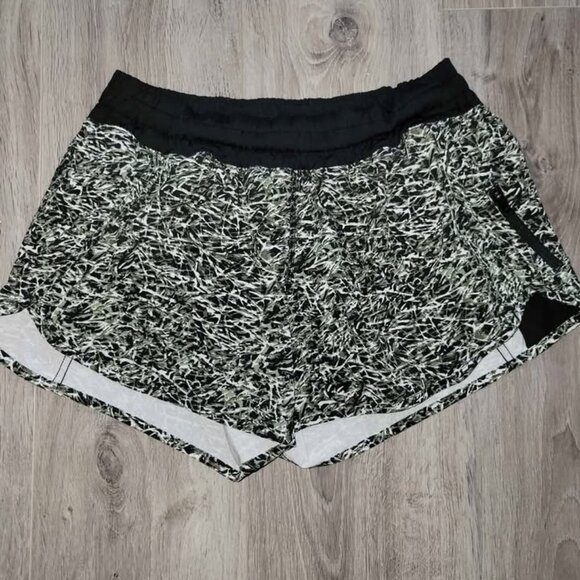 Lululemon Tracker Shorts IV size 10 - Picture 6 of 9